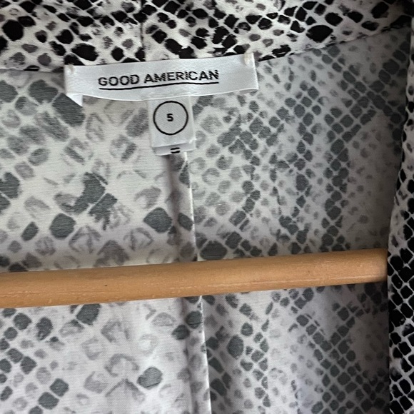 Sleek Good American Python Duster Robe Size 5= 2XL - Picture 4 of 12